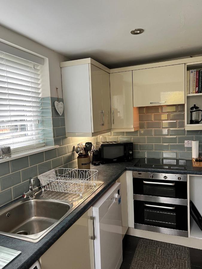 Cheerful 3 Bedroom Cottage In Central Location แอมเบิลไซด์ ภายนอก รูปภาพ